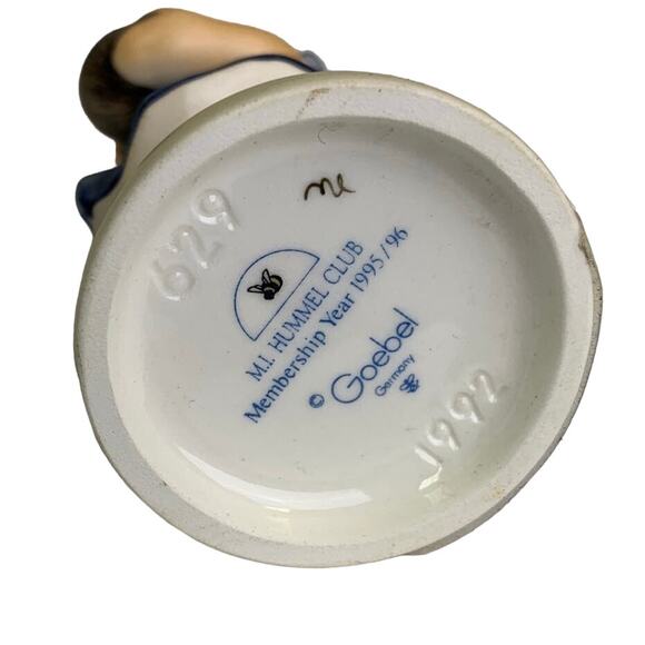 Vintage 1992 Hummel Goebel #629 From Me to You Collectible Ceramic Figurine - Picture 6 of 7